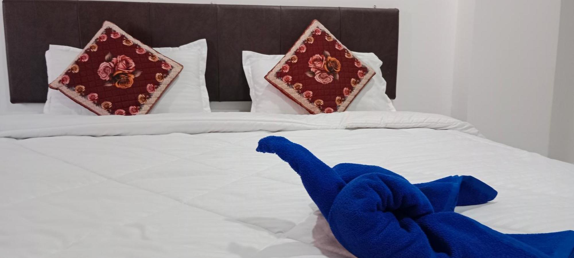 Hotel Aaradhya Udaipur Exteriör bild
