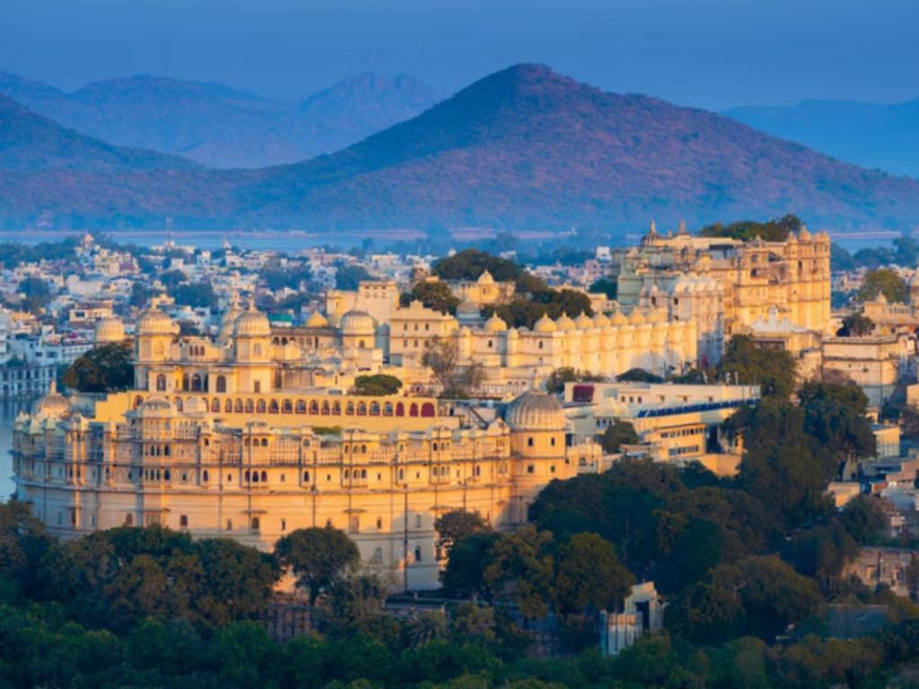 Hotel Aaradhya Udaipur Exteriör bild