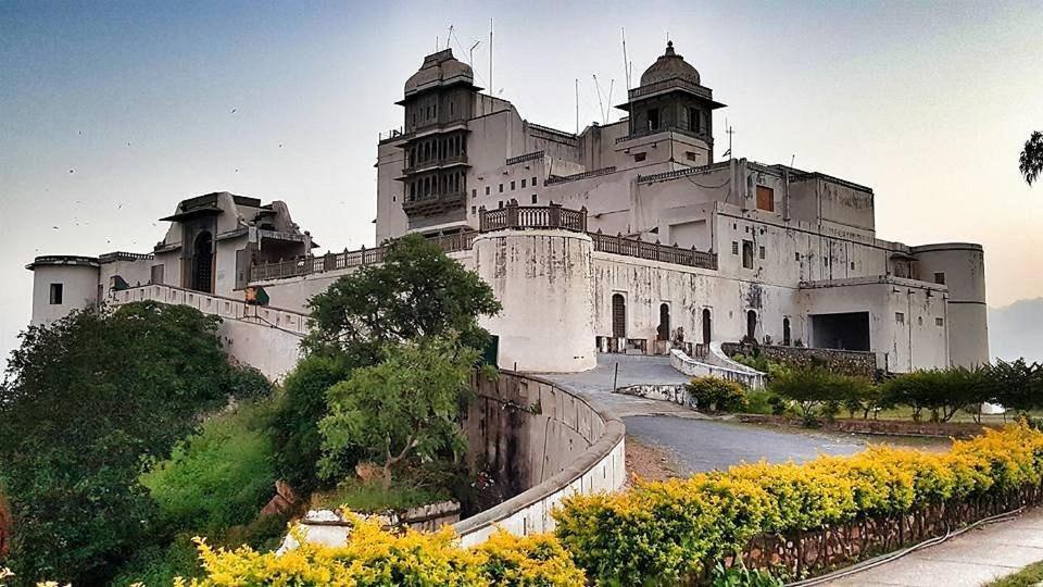 Hotel Aaradhya Udaipur Exteriör bild